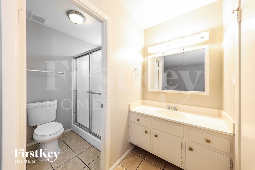 Building Photo - 14016 N 33rd Dr