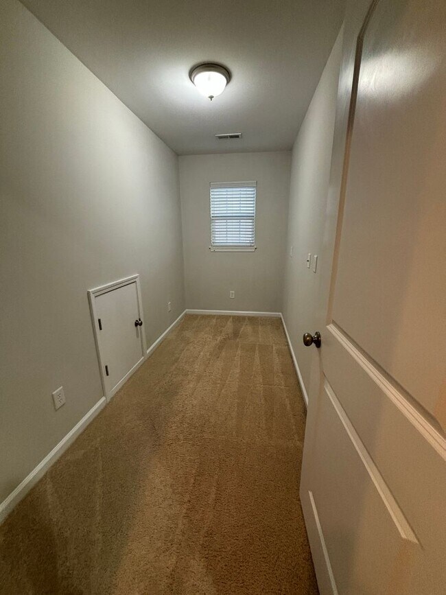 Building Photo - 408 Abe Cir