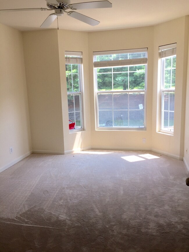 Building Photo - 46614 Drysdale Ter