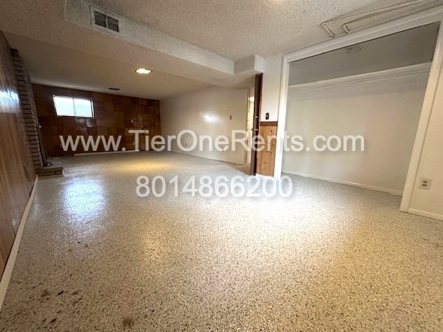 Building Photo - NO DEPOSIT option available for qualified renters!