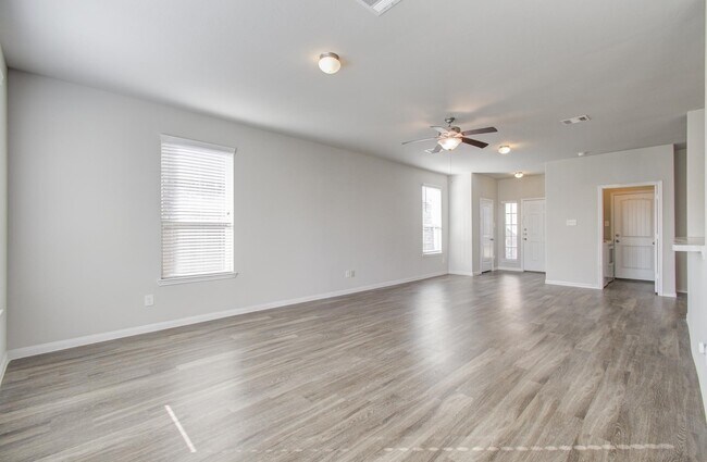 Building Photo - 3514 Vivaldi Dr