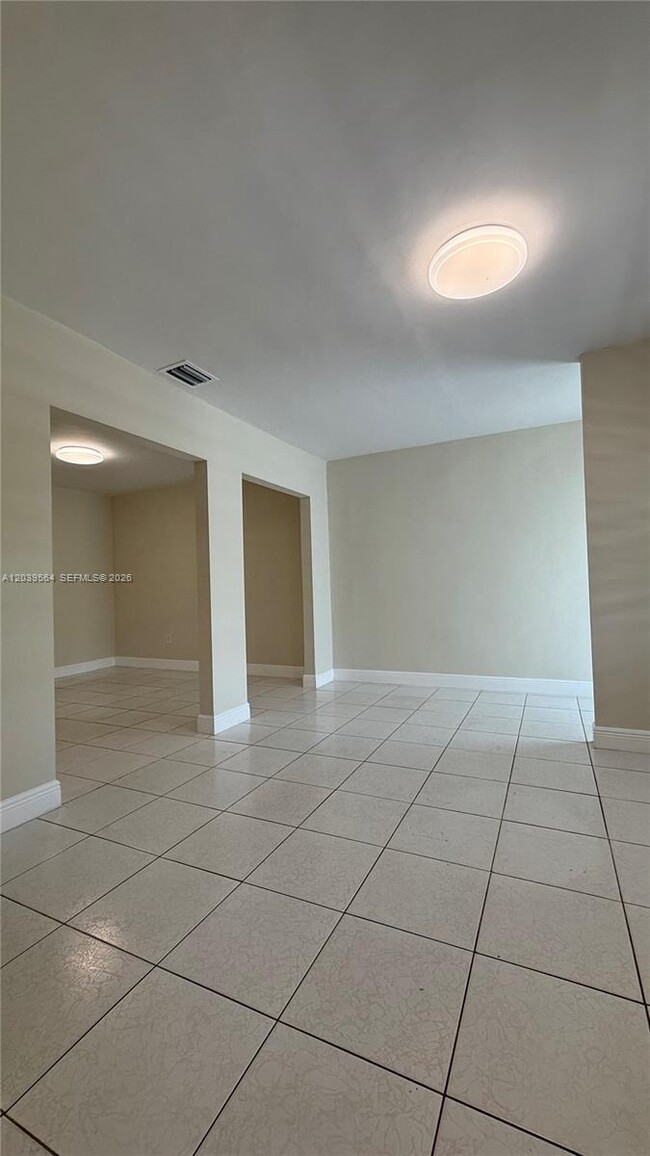 Building Photo - 1380 SW 20th St
