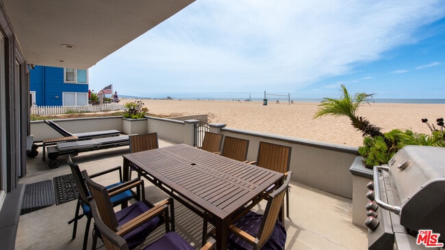 Building Photo - 6419 Ocean Front Walk