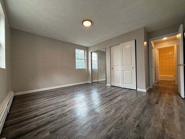 Building Photo - 11 Kenmar Dr