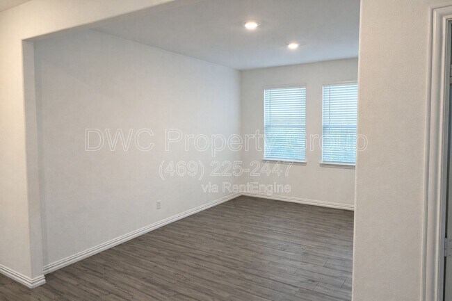 Building Photo - 1208 Mesquite Ln