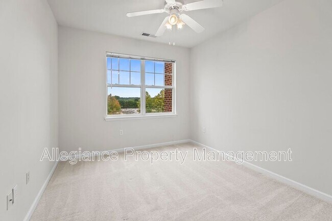 Building Photo - 12929 Centre Park Cir
