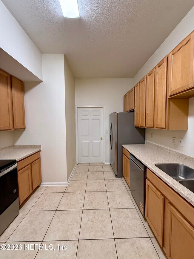 Building Photo - 13819 Herons Landing Way