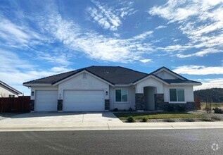 Building Photo - Beautiful Home in West Redding!!