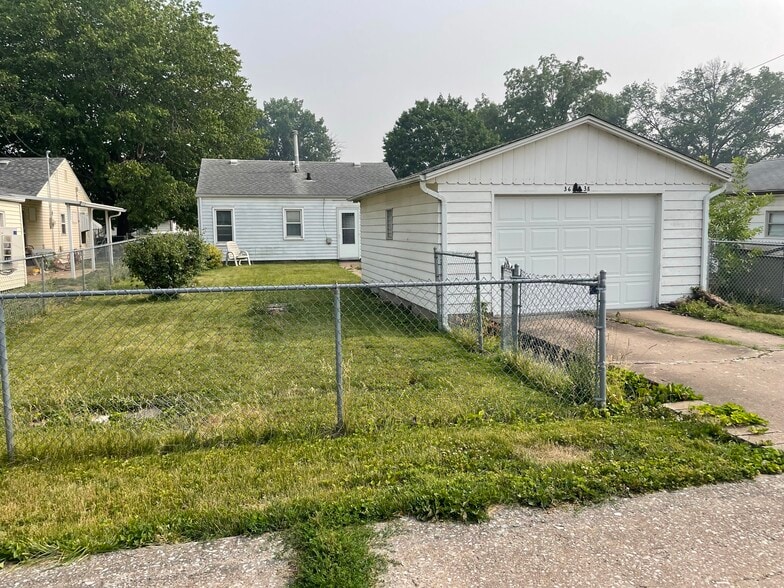 Building Photo - 3638 Johnson Ave