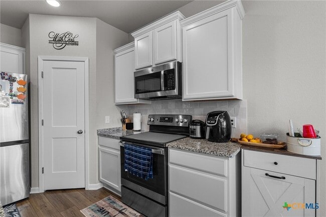 Building Photo - 1913 Zabcikville Dr