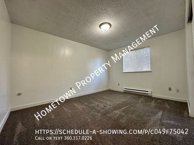 Building Photo - 1310 Goldenrod Dr SE