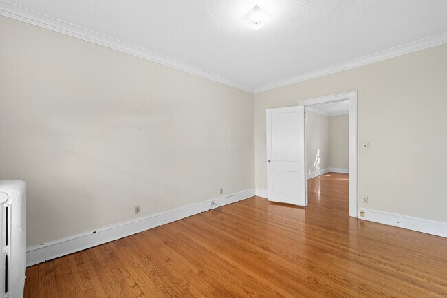 Building Photo - 89 Maplewood Ave