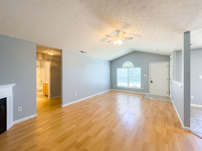 Building Photo - 4740 Kelvington Dr