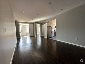 Building Photo - 3 bedroom in BRONX NY 10462