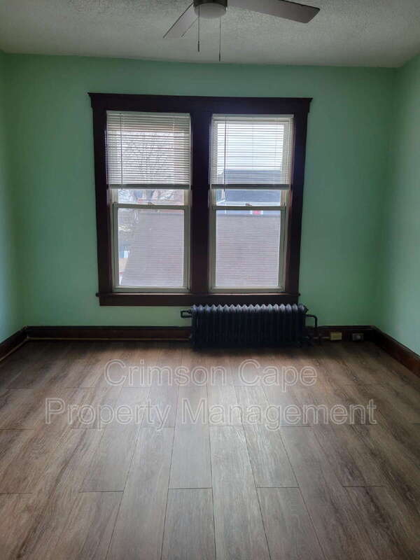 Building Photo - 34 Barney St