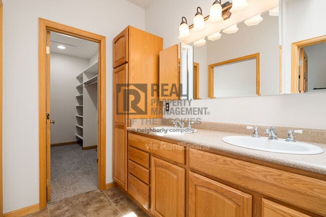 Building Photo - 3348 Hales Ranch Rd