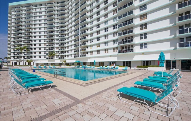 Building Photo - 3725 S Ocean Dr