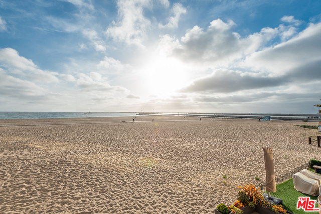 Building Photo - 6307 Ocean Front Walk