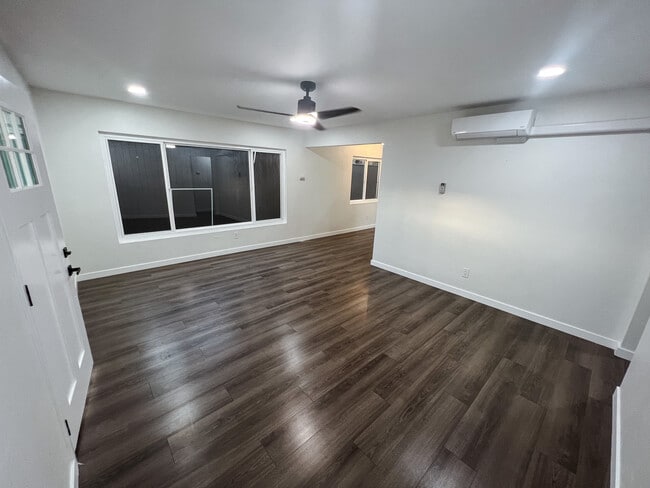 Building Photo - 3572 Nile St