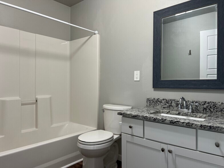 Primary full bathroom - 2106 Mesa Ave