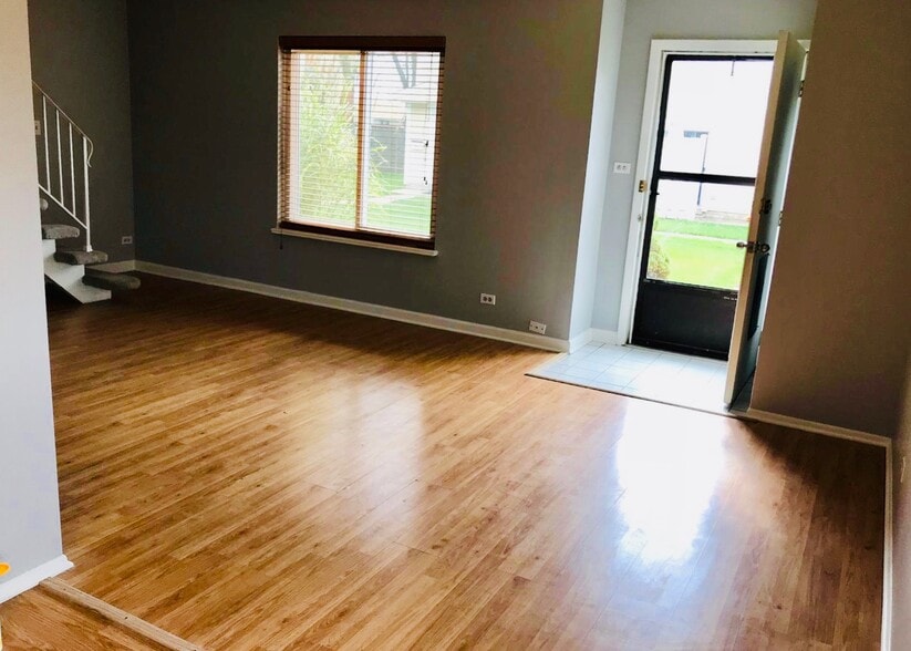 Living Area - 1661 Cornell Dr