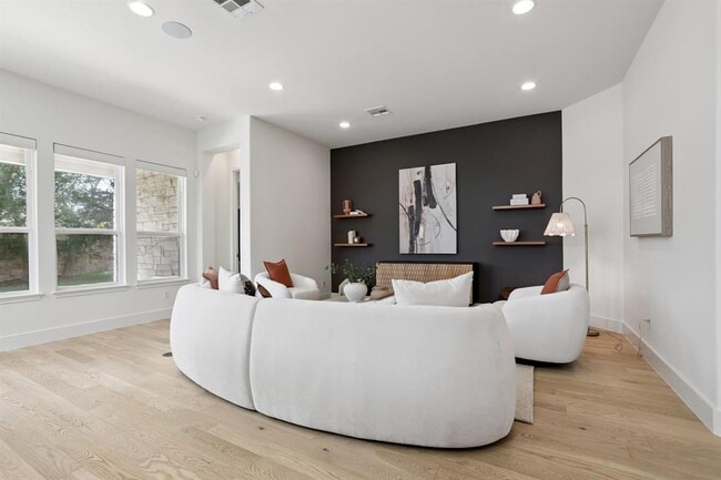 Building Photo - 4025 Lazy River Bend