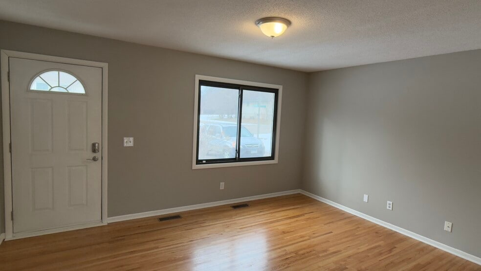 Main 3 - 112010 Faber Ln