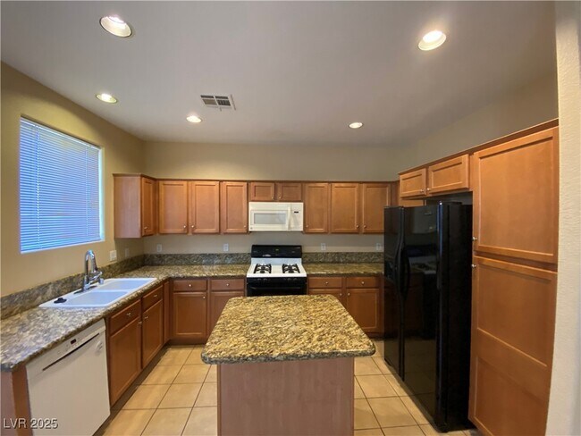 Building Photo - 744 Blue Barrel St