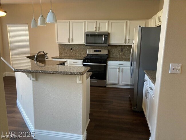 Building Photo - 3120 Whispering Canyon Ct