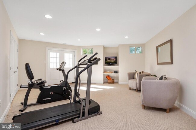 Building Photo - 1576 Bay Head Rd