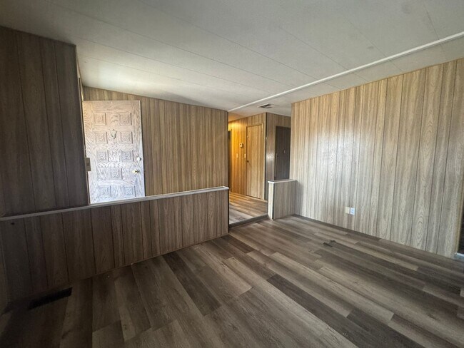 Building Photo - Large Customized 2 Bedroom Manuf Home w/Bonus Room= 3 total bedrooms