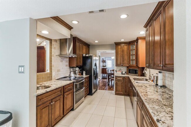 Primary Photo - 6007 Gardenridge Hollow