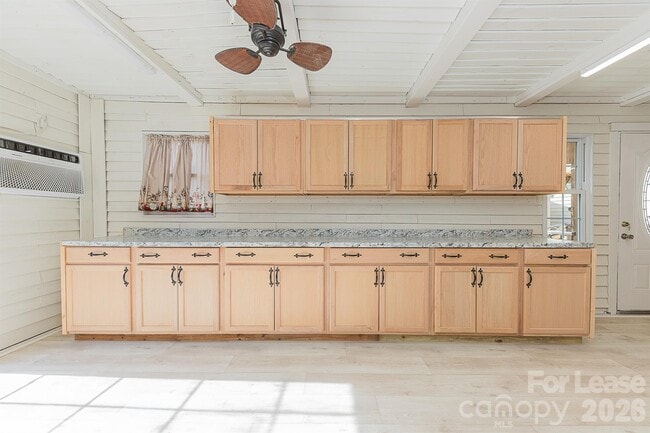 Building Photo - 110 Mendover Dr