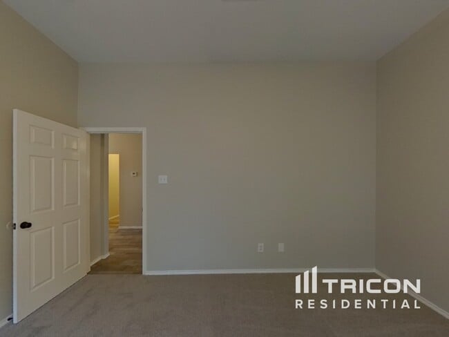 Building Photo - 4717 Deal Dr