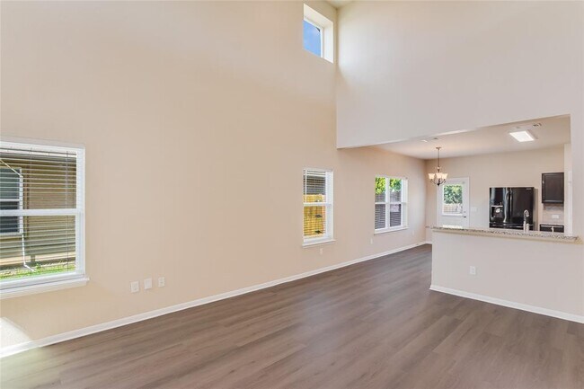 Building Photo - 604 Red Tails Dr
