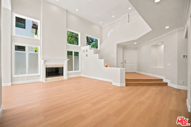 Building Photo - 4324 Park Verdi