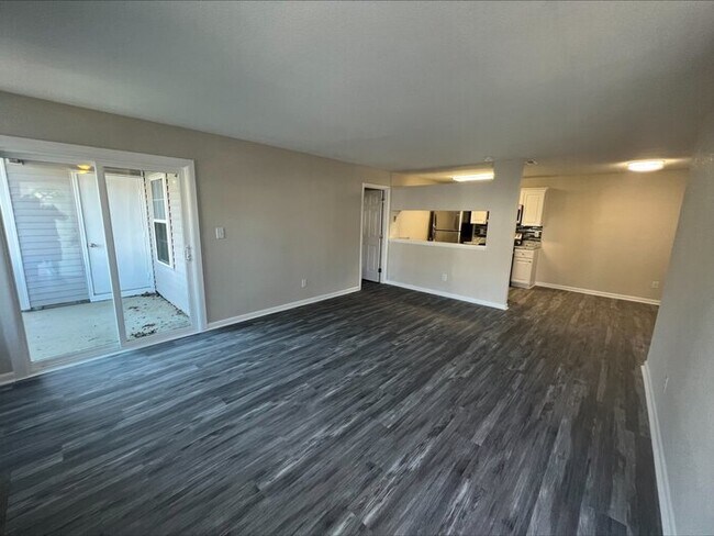Building Photo - 5677 Landfall Dr