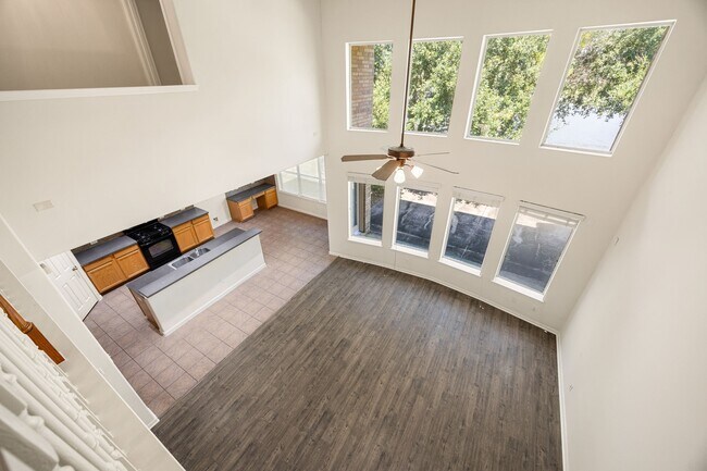 Building Photo - 7711 Summer Shore Dr