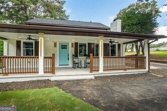 Building Photo - 724 Cowan Rd SE