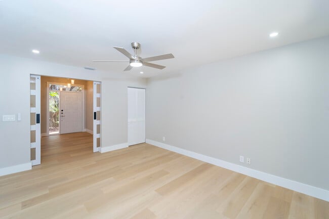 Building Photo - 6185 NW 77th Pl