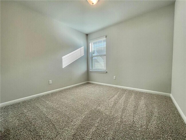 Building Photo - 2040 Arendale Dr