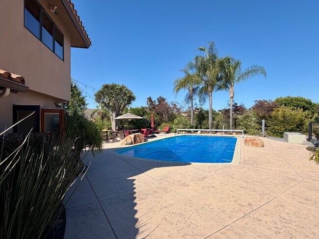 Building Photo - Resort Style Living on Warmlands Avenue