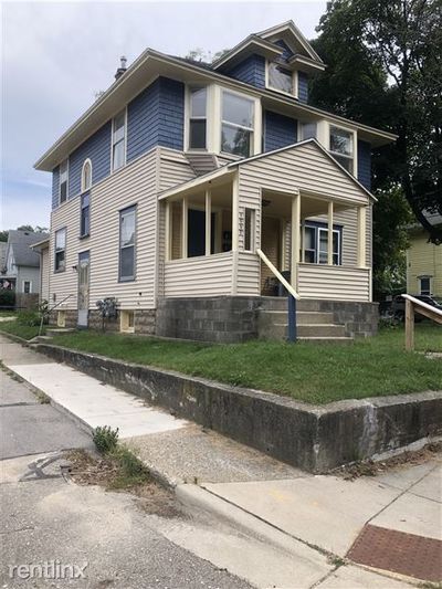 Primary Photo - NE 2 bed upstairs at 1552 Coit
