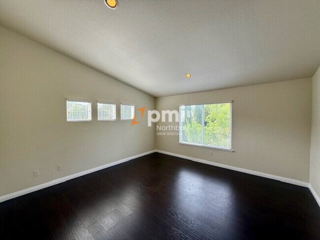 Building Photo - 732 Antiquity Dr