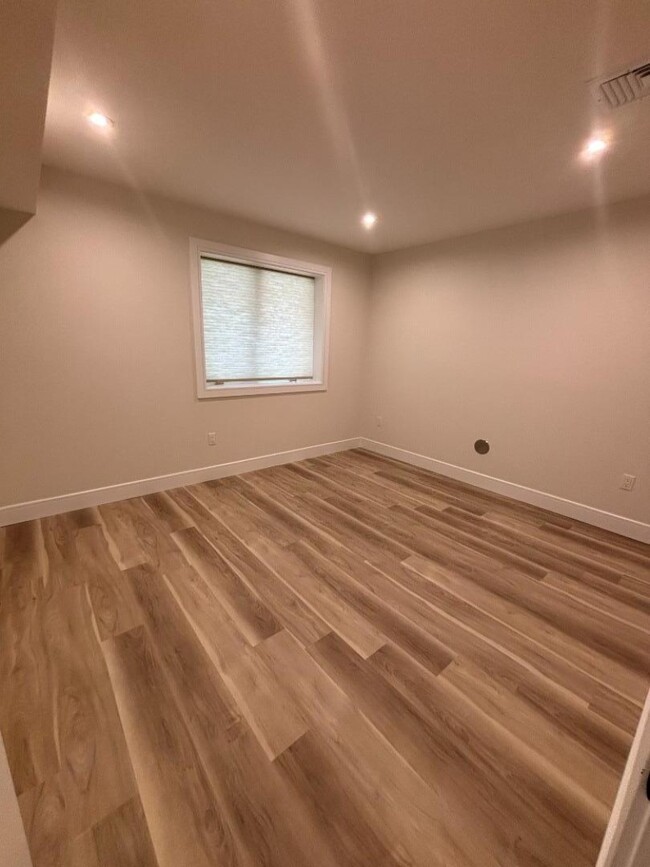 Building Photo - 67 W Harwood Terrace