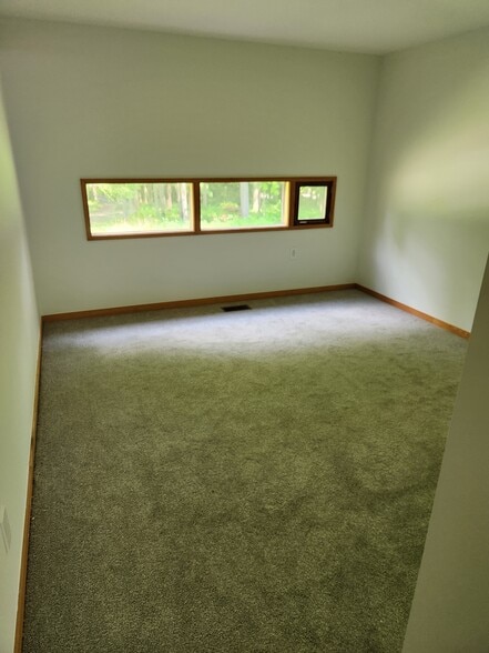 Upper Bedroom 1 - 6666 Bloomfield Ln