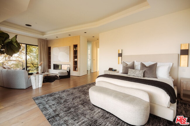 Building Photo - 13331 Mulholland Dr