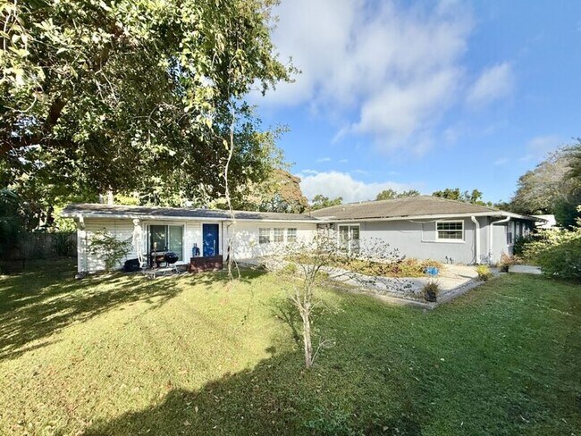 Building Photo - 2658 Sunny Breeze Ave