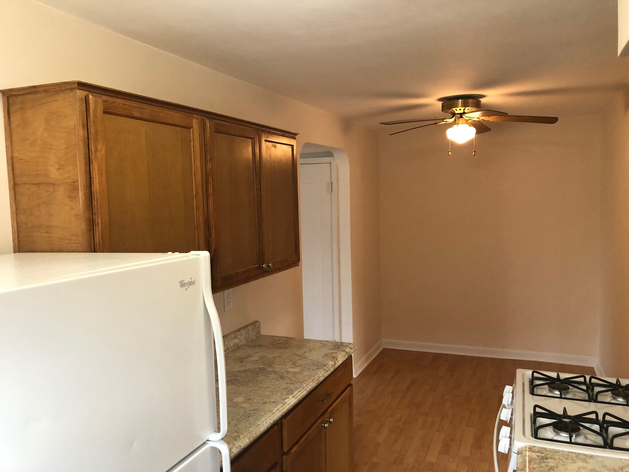 Building Photo - 530 Hadley Ave