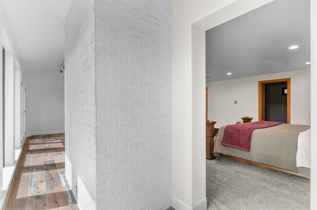 Building Photo - Sedalia Oasis on 8+ Acres
